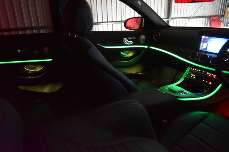 メルセデスベンツ Eクラス E220dﾜｺﾞﾝ ｽﾎﾟｰﾂ ｴｸｽｸﾙｰｼﾌﾞP AMGﾗｲﾝｲﾝﾃﾘｱP ﾚｰﾀﾞｰｾｰﾌﾃｨP 後期型 1ｵｰﾅｰ ﾊﾟﾉﾗﾏｻﾝﾙｰﾌ 革 ﾌﾞﾙﾒｽﾀｰ HUD ｴｱﾊﾞﾗﾝｽP AMGｴｱﾛ19AW MBUXARﾅﾋﾞTV 360ｶﾒﾗ ﾃﾞｨｽﾄﾛ ﾌﾞﾗｲﾝﾄﾞS  ｷｰﾚｽｺﾞｰ 2年保証