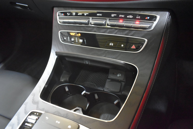 メルセデスベンツ Eクラス E220dﾜｺﾞﾝ ｽﾎﾟｰﾂ ｴｸｽｸﾙｰｼﾌﾞP AMGﾗｲﾝｲﾝﾃﾘｱP ﾚｰﾀﾞｰｾｰﾌﾃｨP 後期型 1ｵｰﾅｰ ﾊﾟﾉﾗﾏｻﾝﾙｰﾌ 革 ﾌﾞﾙﾒｽﾀｰ HUD ｴｱﾊﾞﾗﾝｽP AMGｴｱﾛ19AW MBUXARﾅﾋﾞTV 360ｶﾒﾗ ﾃﾞｨｽﾄﾛ ﾌﾞﾗｲﾝﾄﾞS  ｷｰﾚｽｺﾞｰ 2年保証