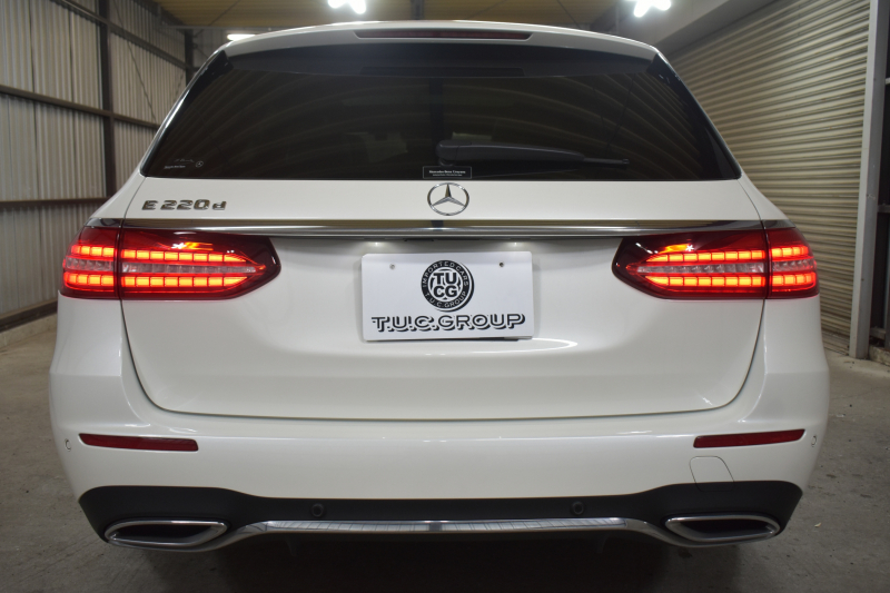 メルセデスベンツ Eクラス E220dﾜｺﾞﾝ ｽﾎﾟｰﾂ ｴｸｽｸﾙｰｼﾌﾞP AMGﾗｲﾝｲﾝﾃﾘｱP ﾚｰﾀﾞｰｾｰﾌﾃｨP 後期型 1ｵｰﾅｰ ﾊﾟﾉﾗﾏｻﾝﾙｰﾌ 革 ﾌﾞﾙﾒｽﾀｰ HUD ｴｱﾊﾞﾗﾝｽP AMGｴｱﾛ19AW MBUXARﾅﾋﾞTV 360ｶﾒﾗ ﾃﾞｨｽﾄﾛ ﾌﾞﾗｲﾝﾄﾞS  ｷｰﾚｽｺﾞｰ 2年保証