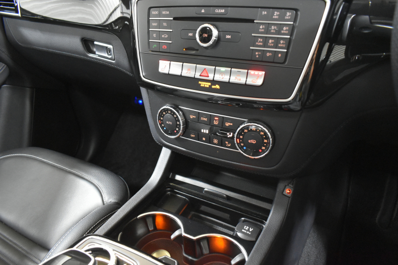 メルセデスベンツ GLE GLE350d 4ﾏﾁｯｸ ｽﾎﾟｰﾂ ﾚｰﾀﾞｰP 3.0ℓV型6気筒ﾀｰﾎﾞ 全席ﾋｰﾀｰ黒革 ﾊﾟﾉﾗﾏｻﾝﾙｰﾌ ﾊｰﾏﾝｶｰﾄﾞﾝ ﾃﾞｨｽﾄﾛ ﾌﾞﾗｲﾝﾄﾞｽﾎﾟｯﾄ ﾚｰﾝｷｰﾌﾟ AMGｴｱﾛ20AW ｻｲﾄﾞﾗﾝﾆﾝｸﾞﾎﾞｰﾄﾞ地ﾃﾞｼﾞﾅﾋﾞ360ｶﾒﾗ ﾊﾟｰｸﾄﾛ 2年保証