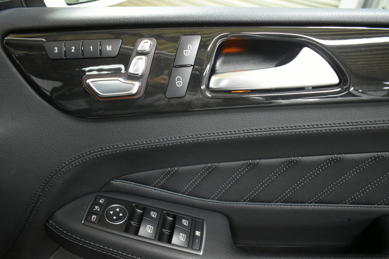 メルセデスベンツ GLE GLE350d 4ﾏﾁｯｸ ｽﾎﾟｰﾂ ﾚｰﾀﾞｰP 3.0ℓV型6気筒ﾀｰﾎﾞ 全席ﾋｰﾀｰ黒革 ﾊﾟﾉﾗﾏｻﾝﾙｰﾌ ﾊｰﾏﾝｶｰﾄﾞﾝ ﾃﾞｨｽﾄﾛ ﾌﾞﾗｲﾝﾄﾞｽﾎﾟｯﾄ ﾚｰﾝｷｰﾌﾟ AMGｴｱﾛ20AW ｻｲﾄﾞﾗﾝﾆﾝｸﾞﾎﾞｰﾄﾞ地ﾃﾞｼﾞﾅﾋﾞ360ｶﾒﾗ ﾊﾟｰｸﾄﾛ 2年保証