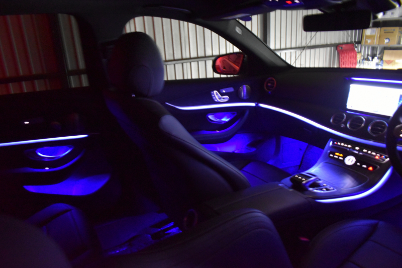 メルセデスベンツ Eクラス E350e AVG ｽﾎﾟｰﾂ ｴｸｽｸﾙｰｼﾌﾞP ﾚｰﾀﾞｰｾｰﾌﾃｨP PHV ﾊﾟﾉﾗﾏｻﾝﾙｰﾌ 全席ﾋｰﾀｰ黒革 ﾃﾞｨｽﾄﾛ ﾚｰﾝﾁｪﾝｼﾞ ﾌﾞﾗｲﾝﾄﾞｽﾎﾟｯﾄ AMGｴｱﾛ19AW ｷｰGO PTS ﾌｯﾄｹﾞｰﾄ ﾌﾞﾙﾒｽﾀｰ 地デジ360ｶﾒ 2年保証