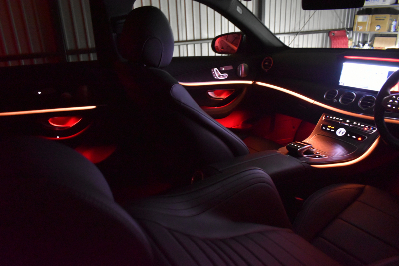 メルセデスベンツ Eクラス E350e AVG ｽﾎﾟｰﾂ ｴｸｽｸﾙｰｼﾌﾞP ﾚｰﾀﾞｰｾｰﾌﾃｨP PHV ﾊﾟﾉﾗﾏｻﾝﾙｰﾌ 全席ﾋｰﾀｰ黒革 ﾃﾞｨｽﾄﾛ ﾚｰﾝﾁｪﾝｼﾞ ﾌﾞﾗｲﾝﾄﾞｽﾎﾟｯﾄ AMGｴｱﾛ19AW ｷｰGO PTS ﾌｯﾄｹﾞｰﾄ ﾌﾞﾙﾒｽﾀｰ 地デジ360ｶﾒ 2年保証