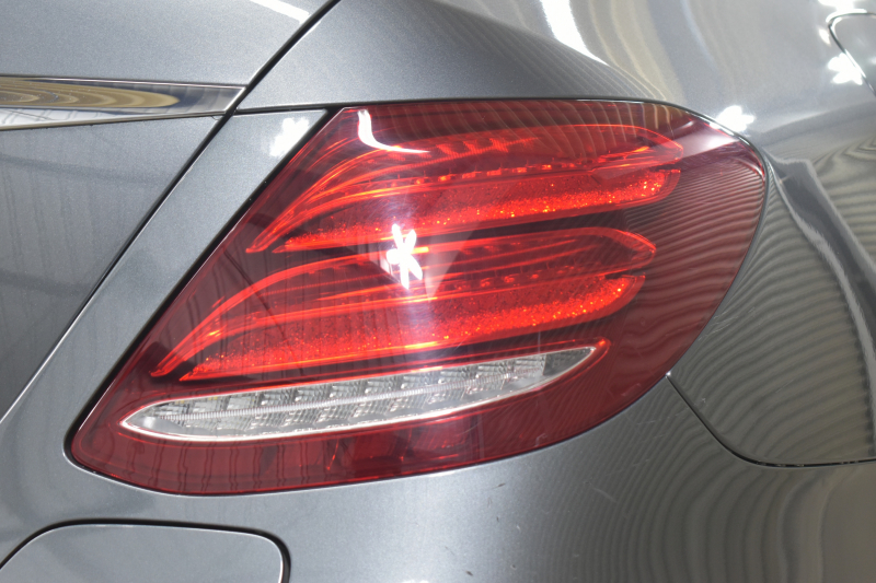 メルセデスベンツ Eクラス E350e AVG ｽﾎﾟｰﾂ ｴｸｽｸﾙｰｼﾌﾞP ﾚｰﾀﾞｰｾｰﾌﾃｨP PHV ﾊﾟﾉﾗﾏｻﾝﾙｰﾌ 全席ﾋｰﾀｰ黒革 ﾃﾞｨｽﾄﾛ ﾚｰﾝﾁｪﾝｼﾞ ﾌﾞﾗｲﾝﾄﾞｽﾎﾟｯﾄ AMGｴｱﾛ19AW ｷｰGO PTS ﾌｯﾄｹﾞｰﾄ ﾌﾞﾙﾒｽﾀｰ 地デジ360ｶﾒ 2年保証