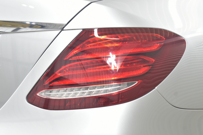 メルセデスベンツ Eクラス E250 AVGｽﾎﾟｰﾂ ﾚｻﾞｰP ﾚｰﾀﾞｰｾｰﾌﾃｨP 革 ﾌﾞﾙﾒｽﾀｰｻｳﾝﾄﾞ ｴｱﾊﾞﾗﾝｽP ﾌｯﾄﾄﾗﾝｸ AMGｴｱﾛ19AW ﾃﾞｨｽﾄﾛﾆｯｸ ﾌﾞﾗｲﾝﾄﾞｽﾎﾟｯﾄ ﾚｰﾝｷｰﾌﾟ ﾅﾋﾞTV 360ｶﾒﾗ ｷｰﾚｽｺﾞｰ 2年保証