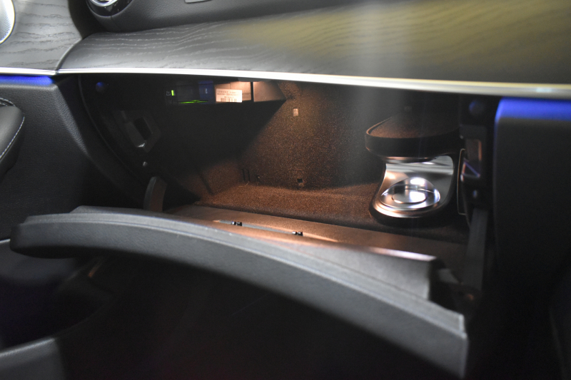 メルセデスベンツ Eクラス E250 AVGｽﾎﾟｰﾂ ﾚｻﾞｰP ﾚｰﾀﾞｰｾｰﾌﾃｨP 革 ﾌﾞﾙﾒｽﾀｰｻｳﾝﾄﾞ ｴｱﾊﾞﾗﾝｽP ﾌｯﾄﾄﾗﾝｸ AMGｴｱﾛ19AW ﾃﾞｨｽﾄﾛﾆｯｸ ﾌﾞﾗｲﾝﾄﾞｽﾎﾟｯﾄ ﾚｰﾝｷｰﾌﾟ ﾅﾋﾞTV 360ｶﾒﾗ ｷｰﾚｽｺﾞｰ 2年保証