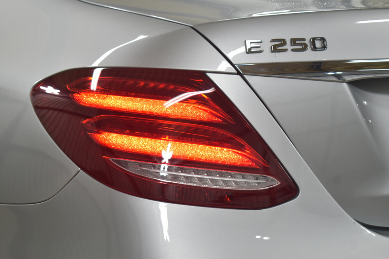 メルセデスベンツ Eクラス E250 AVGｽﾎﾟｰﾂ ﾚｻﾞｰP ﾚｰﾀﾞｰｾｰﾌﾃｨP 革 ﾌﾞﾙﾒｽﾀｰｻｳﾝﾄﾞ ｴｱﾊﾞﾗﾝｽP ﾌｯﾄﾄﾗﾝｸ AMGｴｱﾛ19AW ﾃﾞｨｽﾄﾛﾆｯｸ ﾌﾞﾗｲﾝﾄﾞｽﾎﾟｯﾄ ﾚｰﾝｷｰﾌﾟ ﾅﾋﾞTV 360ｶﾒﾗ ｷｰﾚｽｺﾞｰ 2年保証