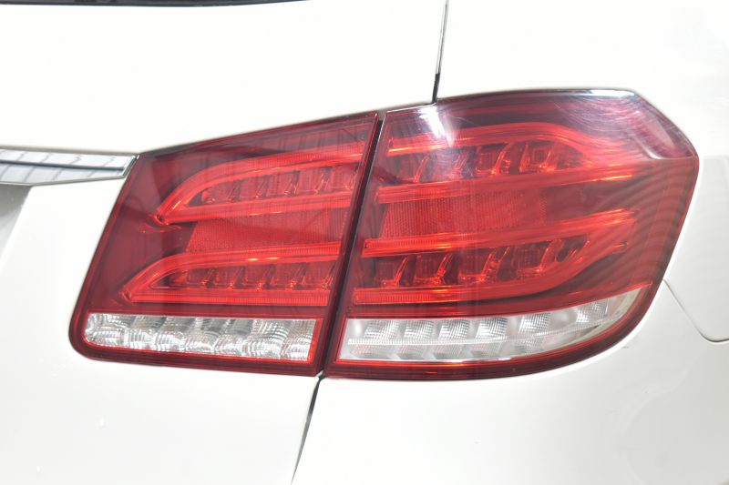 メルセデスベンツ Eクラス E250ﾜｺﾞﾝ AVG AMGｽﾎﾟｰﾂP ﾚｰﾀﾞｰｾｰﾌﾃｨP 後期 ｼｰﾄﾋｰﾀｰ AMGｴｱﾛ18AW ﾃﾞｨｽﾄﾛﾆｯｸ ﾌﾞﾗｲﾝﾄﾞｽﾎﾟｯﾄ ﾚｰﾝｷｰﾌﾟ ｱﾝﾋﾞｴﾝﾄﾗｲﾄ LEDﾍｯﾄﾞﾗｲﾄ 純正ﾅﾋﾞTV ﾊﾞｯｸｶﾒﾗ ｷｰﾚｽｺﾞｰ ｵｰﾄﾃｰﾙｹﾞｰﾄ 2年保証