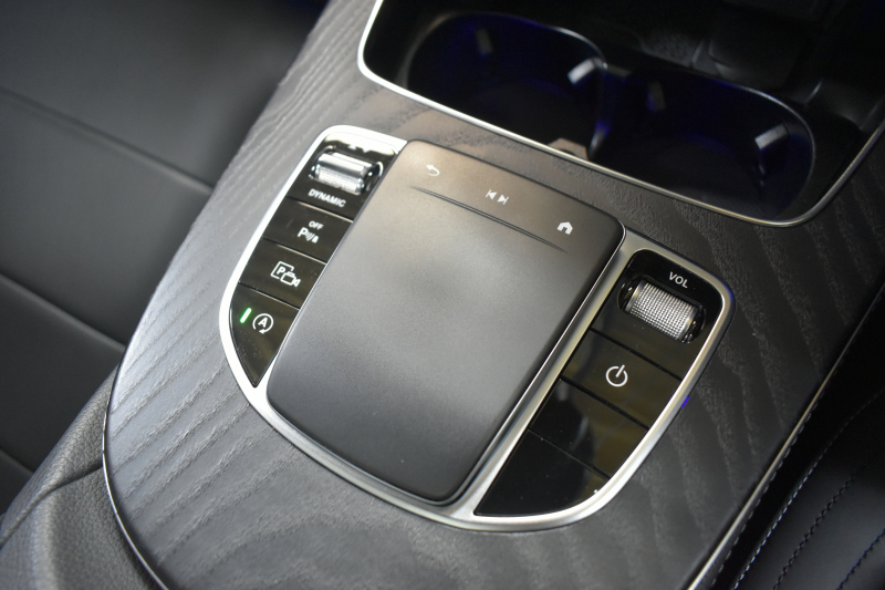 メルセデスベンツ Eクラス E200 ｽﾎﾟｰﾂ BSG搭載 ｴｸｽｸﾙｰｼﾌﾞP AMGﾗｲﾝｲﾝﾃﾘｱP ﾚｰﾀﾞｰｾｰﾌﾃｨP 後期型 ﾊﾟﾉﾗﾏｻﾝﾙｰﾌ 革 ﾌﾞﾙﾒｽﾀｰ HUD ｴｱﾊﾞﾗﾝｽP ﾊﾟﾜｰﾄﾗﾝｸ AMGｴｱﾛ19AW MBUXARﾅﾋﾞTV 360ｶﾒﾗ ﾜｲﾔﾚｽﾁｬｰｼﾞ ﾃﾞｨｽﾄﾛ ﾌﾞﾗｲﾝﾄﾞS ﾚｰﾝｷｰﾌﾟ 2年保証