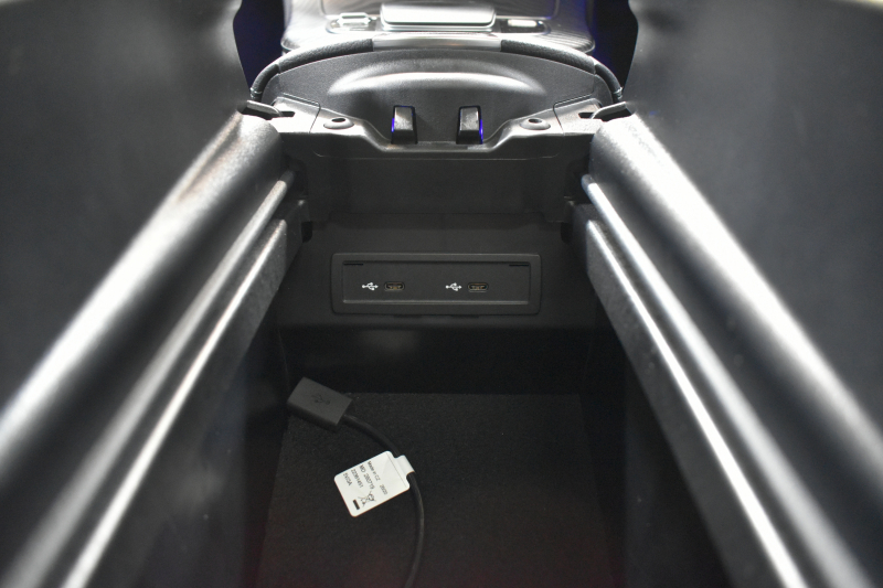 メルセデスベンツ Eクラス E200 ｽﾎﾟｰﾂ BSG搭載 ｴｸｽｸﾙｰｼﾌﾞP AMGﾗｲﾝｲﾝﾃﾘｱP ﾚｰﾀﾞｰｾｰﾌﾃｨP 後期型 ﾊﾟﾉﾗﾏｻﾝﾙｰﾌ 革 ﾌﾞﾙﾒｽﾀｰ HUD ｴｱﾊﾞﾗﾝｽP ﾊﾟﾜｰﾄﾗﾝｸ AMGｴｱﾛ19AW MBUXARﾅﾋﾞTV 360ｶﾒﾗ ﾜｲﾔﾚｽﾁｬｰｼﾞ ﾃﾞｨｽﾄﾛ ﾌﾞﾗｲﾝﾄﾞS ﾚｰﾝｷｰﾌﾟ 2年保証