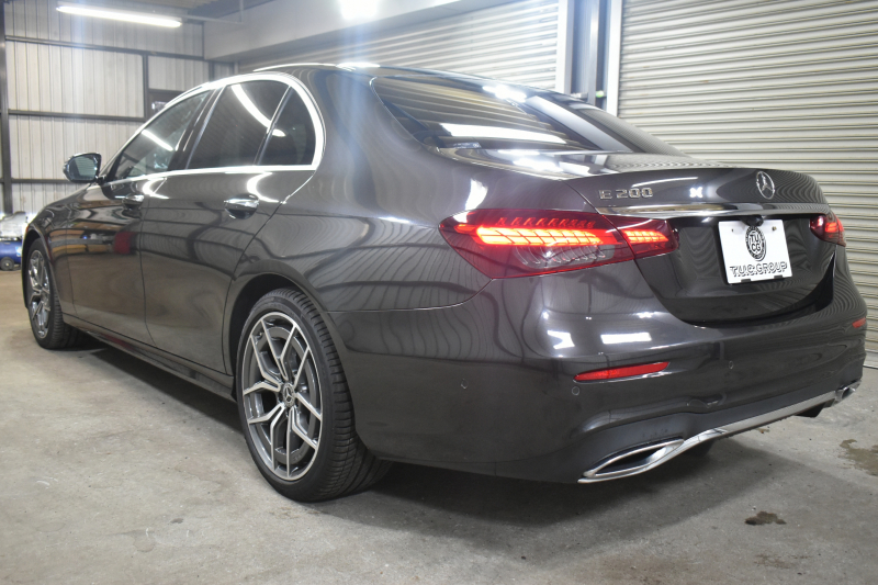 メルセデスベンツ Eクラス E200 ｽﾎﾟｰﾂ BSG搭載 ｴｸｽｸﾙｰｼﾌﾞP AMGﾗｲﾝｲﾝﾃﾘｱP ﾚｰﾀﾞｰｾｰﾌﾃｨP 後期型 ﾊﾟﾉﾗﾏｻﾝﾙｰﾌ 革 ﾌﾞﾙﾒｽﾀｰ HUD ｴｱﾊﾞﾗﾝｽP ﾊﾟﾜｰﾄﾗﾝｸ AMGｴｱﾛ19AW MBUXARﾅﾋﾞTV 360ｶﾒﾗ ﾜｲﾔﾚｽﾁｬｰｼﾞ ﾃﾞｨｽﾄﾛ ﾌﾞﾗｲﾝﾄﾞS ﾚｰﾝｷｰﾌﾟ 2年保証