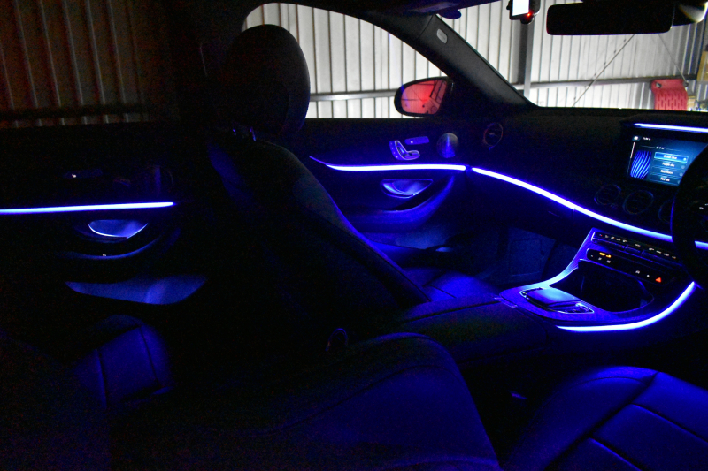 メルセデスベンツ Eクラス E200 ｽﾎﾟｰﾂ BSG搭載 ｴｸｽｸﾙｰｼﾌﾞP AMGﾗｲﾝｲﾝﾃﾘｱP ﾚｰﾀﾞｰｾｰﾌﾃｨP 後期型 ﾊﾟﾉﾗﾏｻﾝﾙｰﾌ 革 ﾌﾞﾙﾒｽﾀｰ HUD ｴｱﾊﾞﾗﾝｽP ﾊﾟﾜｰﾄﾗﾝｸ AMGｴｱﾛ19AW MBUXARﾅﾋﾞTV 360ｶﾒﾗ ﾜｲﾔﾚｽﾁｬｰｼﾞ ﾃﾞｨｽﾄﾛ ﾌﾞﾗｲﾝﾄﾞS ﾚｰﾝｷｰﾌﾟ 2年保証