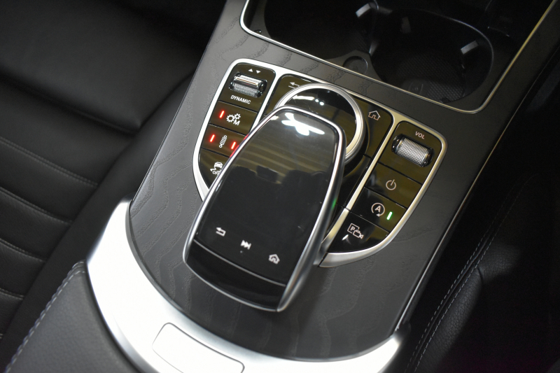 AMG Cクラス C43 4ﾏﾁｯｸ  ﾚｰﾀﾞｰｾｰﾌﾃｨP 後期型 3.0V6ﾀｰﾎﾞ 390馬力 ﾊﾟﾉﾗﾏｻﾝﾙｰﾌ ﾋｰﾀｰ黒本革 ﾃﾞｨｽﾄﾛ BSM Lﾁｪﾝｼﾞ AMGｴｱﾛ ｷｰGO ﾊﾟｰｸﾄﾛ ﾌｯﾄﾄﾗﾝｸ HUD ﾌﾞﾙﾒｽﾀｰS 液晶ﾒｰﾀｰ LEDﾍｯﾄﾞﾗｲﾄ 地ﾃﾞｼﾞﾅﾋﾞ Bｶﾒﾗ 2年保証