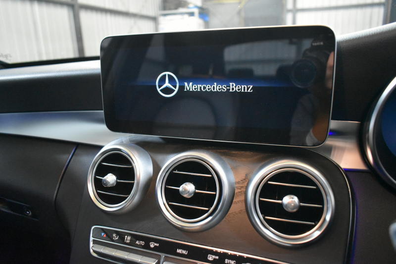 メルセデスベンツ Cクラス C200 ﾛｰﾚｳｽED ｽﾎﾟｰﾂﾌﾟﾗｽP ﾚｰﾀﾞｰｾｰﾌﾃｨP 後期 革 ﾍｯﾄﾞｱｯﾌﾟD 液晶ﾒｰﾀｰ ﾌｯﾄﾄﾗﾝｸ ﾜｲﾔﾚｽﾁｬｰｼﾞ ｴｱｻｽ AMGｴｱﾛ18AW ﾃﾞｨｽﾄﾛﾆｯｸ ﾌﾞﾗｲﾝﾄﾞｽﾎﾟｯﾄ ﾚｰﾝｷｰﾌﾟ ﾅﾋﾞTV ﾊﾞｯｸｶﾒﾗ ｷｰﾚｽｺﾞｰ 2年保証