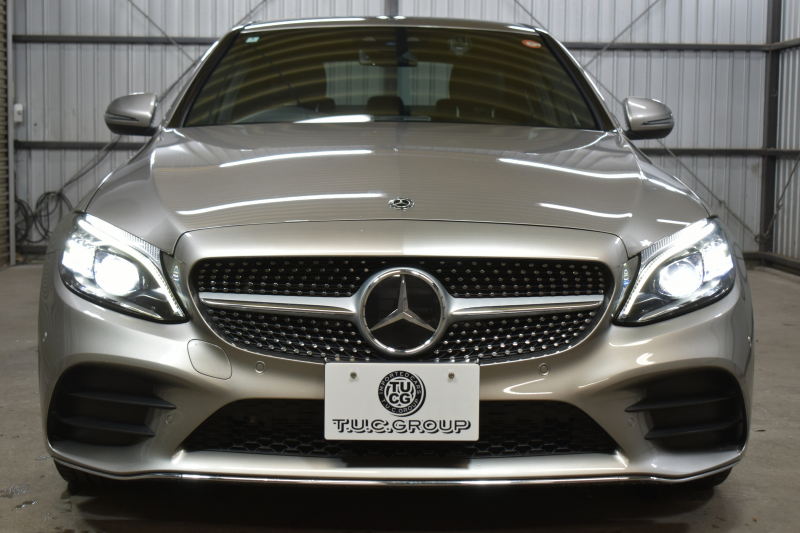 メルセデスベンツ Cクラス C200 ﾛｰﾚｳｽED ｽﾎﾟｰﾂﾌﾟﾗｽP ﾚｰﾀﾞｰｾｰﾌﾃｨP 後期 革 ﾍｯﾄﾞｱｯﾌﾟD 液晶ﾒｰﾀｰ ﾌｯﾄﾄﾗﾝｸ ﾜｲﾔﾚｽﾁｬｰｼﾞ ｴｱｻｽ AMGｴｱﾛ18AW ﾃﾞｨｽﾄﾛﾆｯｸ ﾌﾞﾗｲﾝﾄﾞｽﾎﾟｯﾄ ﾚｰﾝｷｰﾌﾟ ﾅﾋﾞTV ﾊﾞｯｸｶﾒﾗ ｷｰﾚｽｺﾞｰ 2年保証