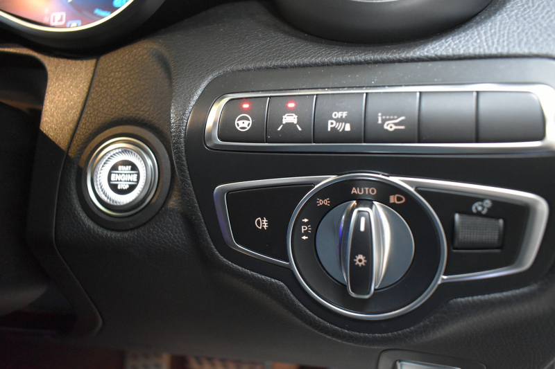 メルセデスベンツ Cクラス C200 ﾛｰﾚｳｽED ｽﾎﾟｰﾂﾌﾟﾗｽP ﾚｰﾀﾞｰｾｰﾌﾃｨP 後期 革 ﾍｯﾄﾞｱｯﾌﾟD 液晶ﾒｰﾀｰ ﾌｯﾄﾄﾗﾝｸ ﾜｲﾔﾚｽﾁｬｰｼﾞ ｴｱｻｽ AMGｴｱﾛ18AW ﾃﾞｨｽﾄﾛﾆｯｸ ﾌﾞﾗｲﾝﾄﾞｽﾎﾟｯﾄ ﾚｰﾝｷｰﾌﾟ ﾅﾋﾞTV ﾊﾞｯｸｶﾒﾗ ｷｰﾚｽｺﾞｰ 2年保証