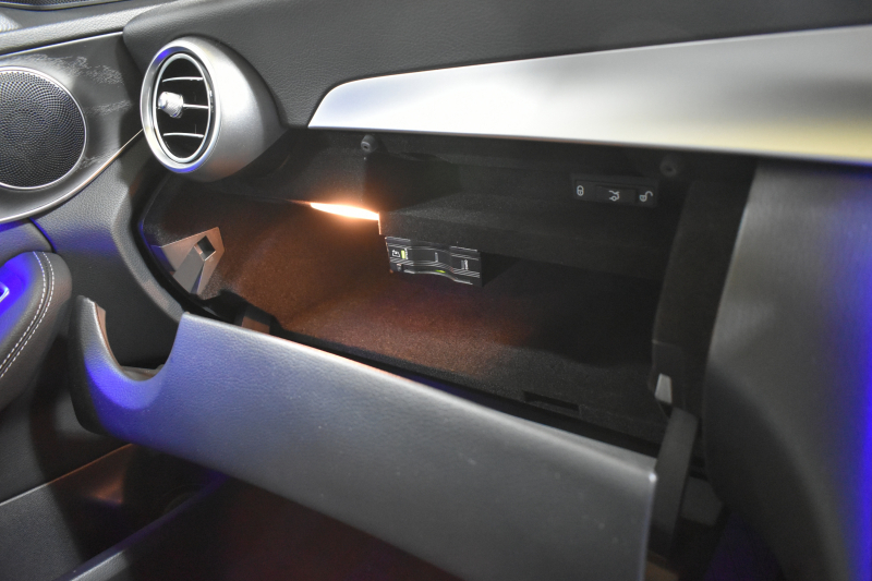 メルセデスベンツ Cクラス C200 ﾛｰﾚｳｽED ｽﾎﾟｰﾂﾌﾟﾗｽP ﾚｰﾀﾞｰｾｰﾌﾃｨP 後期 革 ﾍｯﾄﾞｱｯﾌﾟD 液晶ﾒｰﾀｰ ﾌｯﾄﾄﾗﾝｸ ﾜｲﾔﾚｽﾁｬｰｼﾞ ｴｱｻｽ AMGｴｱﾛ18AW ﾃﾞｨｽﾄﾛﾆｯｸ ﾌﾞﾗｲﾝﾄﾞｽﾎﾟｯﾄ ﾚｰﾝｷｰﾌﾟ ﾅﾋﾞTV ﾊﾞｯｸｶﾒﾗ ｷｰﾚｽｺﾞｰ 2年保証