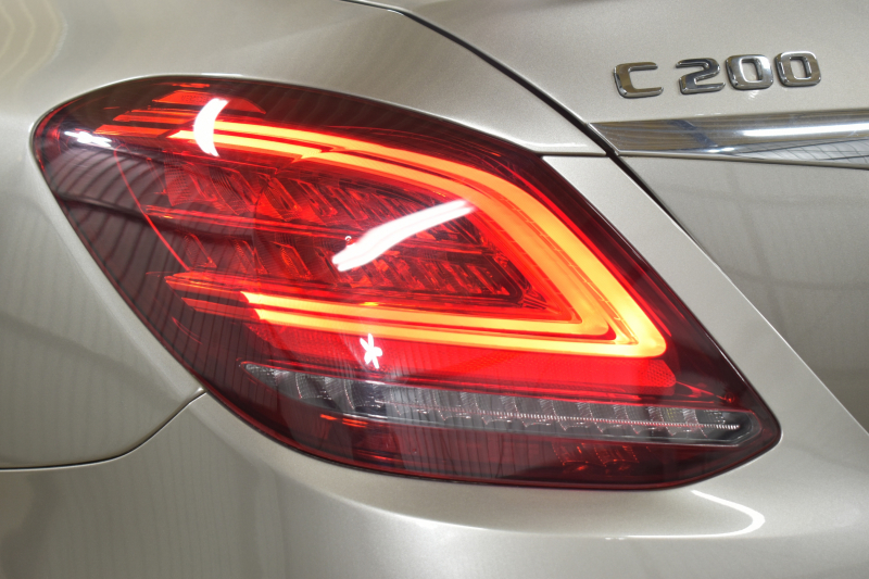 メルセデスベンツ Cクラス C200 ﾛｰﾚｳｽED ｽﾎﾟｰﾂﾌﾟﾗｽP ﾚｰﾀﾞｰｾｰﾌﾃｨP 後期 革 ﾍｯﾄﾞｱｯﾌﾟD 液晶ﾒｰﾀｰ ﾌｯﾄﾄﾗﾝｸ ﾜｲﾔﾚｽﾁｬｰｼﾞ ｴｱｻｽ AMGｴｱﾛ18AW ﾃﾞｨｽﾄﾛﾆｯｸ ﾌﾞﾗｲﾝﾄﾞｽﾎﾟｯﾄ ﾚｰﾝｷｰﾌﾟ ﾅﾋﾞTV ﾊﾞｯｸｶﾒﾗ ｷｰﾚｽｺﾞｰ 2年保証