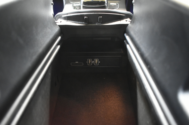 メルセデスベンツ Cクラス C200 ﾛｰﾚｳｽED ｽﾎﾟｰﾂﾌﾟﾗｽP ﾚｰﾀﾞｰｾｰﾌﾃｨP 後期 革 ﾍｯﾄﾞｱｯﾌﾟD 液晶ﾒｰﾀｰ ﾌｯﾄﾄﾗﾝｸ ﾜｲﾔﾚｽﾁｬｰｼﾞ ｴｱｻｽ AMGｴｱﾛ18AW ﾃﾞｨｽﾄﾛﾆｯｸ ﾌﾞﾗｲﾝﾄﾞｽﾎﾟｯﾄ ﾚｰﾝｷｰﾌﾟ ﾅﾋﾞTV ﾊﾞｯｸｶﾒﾗ ｷｰﾚｽｺﾞｰ 2年保証