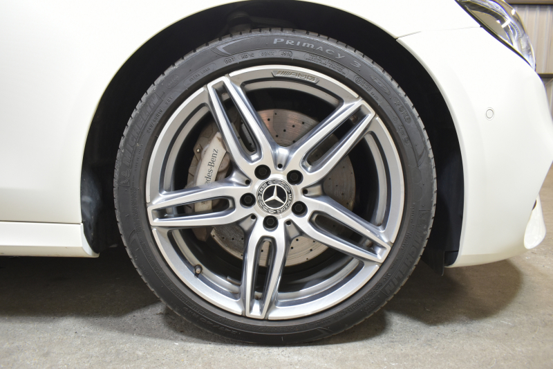 メルセデスベンツ Eクラス E300 AVG ｽﾎﾟｰﾂ ｴｸｽｸﾙｰｼﾌﾞ ﾚｰﾀﾞｰP 中期  258馬力 ﾊﾟﾉﾗﾏｻﾝﾙｰﾌ ﾌﾞﾙﾒｽﾀｰS 全席ﾋｰﾀｰ黒革 ﾃﾞｨｽﾄﾛ Lﾁｪﾝｼﾞ BSM AMGｴｱﾛ19AW ｷｰﾚｽGo ﾌｯﾄﾄﾗﾝｸ MEｺﾈｸﾄ 地ﾃﾞｼﾞ360ｶﾒﾗ 2年保証