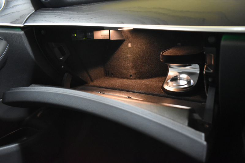 メルセデスベンツ Eクラス E300 AVG ｽﾎﾟｰﾂ ｴｸｽｸﾙｰｼﾌﾞ ﾚｰﾀﾞｰP 中期  258馬力 ﾊﾟﾉﾗﾏｻﾝﾙｰﾌ ﾌﾞﾙﾒｽﾀｰS 全席ﾋｰﾀｰ黒革 ﾃﾞｨｽﾄﾛ Lﾁｪﾝｼﾞ BSM AMGｴｱﾛ19AW ｷｰﾚｽGo ﾌｯﾄﾄﾗﾝｸ MEｺﾈｸﾄ 地ﾃﾞｼﾞ360ｶﾒﾗ 2年保証