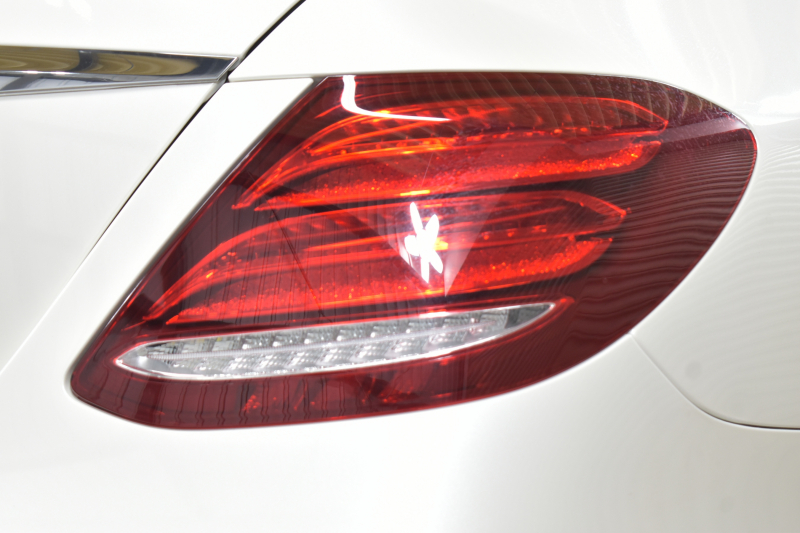 メルセデスベンツ Eクラス E300 AVG ｽﾎﾟｰﾂ ｴｸｽｸﾙｰｼﾌﾞ ﾚｰﾀﾞｰP 中期  258馬力 ﾊﾟﾉﾗﾏｻﾝﾙｰﾌ ﾌﾞﾙﾒｽﾀｰS 全席ﾋｰﾀｰ黒革 ﾃﾞｨｽﾄﾛ Lﾁｪﾝｼﾞ BSM AMGｴｱﾛ19AW ｷｰﾚｽGo ﾌｯﾄﾄﾗﾝｸ MEｺﾈｸﾄ 地ﾃﾞｼﾞ360ｶﾒﾗ 2年保証