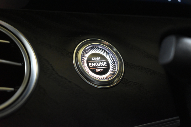 メルセデスベンツ Eクラス E300 AVG ｽﾎﾟｰﾂ ｴｸｽｸﾙｰｼﾌﾞ ﾚｰﾀﾞｰP 中期  258馬力 ﾊﾟﾉﾗﾏｻﾝﾙｰﾌ ﾌﾞﾙﾒｽﾀｰS 全席ﾋｰﾀｰ黒革 ﾃﾞｨｽﾄﾛ Lﾁｪﾝｼﾞ BSM AMGｴｱﾛ19AW ｷｰﾚｽGo ﾌｯﾄﾄﾗﾝｸ MEｺﾈｸﾄ 地ﾃﾞｼﾞ360ｶﾒﾗ 2年保証