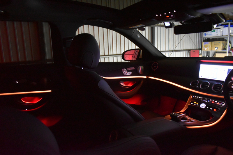 メルセデスベンツ Eクラス E300 AVG ｽﾎﾟｰﾂ ｴｸｽｸﾙｰｼﾌﾞ ﾚｰﾀﾞｰP 中期  258馬力 ﾊﾟﾉﾗﾏｻﾝﾙｰﾌ ﾌﾞﾙﾒｽﾀｰS 全席ﾋｰﾀｰ黒革 ﾃﾞｨｽﾄﾛ Lﾁｪﾝｼﾞ BSM AMGｴｱﾛ19AW ｷｰﾚｽGo ﾌｯﾄﾄﾗﾝｸ MEｺﾈｸﾄ 地ﾃﾞｼﾞ360ｶﾒﾗ 2年保証