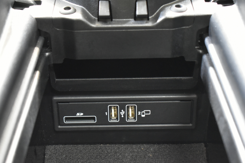 メルセデスベンツ Eクラス E300 AVG ｽﾎﾟｰﾂ ｴｸｽｸﾙｰｼﾌﾞ ﾚｰﾀﾞｰP 中期  258馬力 ﾊﾟﾉﾗﾏｻﾝﾙｰﾌ ﾌﾞﾙﾒｽﾀｰS 全席ﾋｰﾀｰ黒革 ﾃﾞｨｽﾄﾛ Lﾁｪﾝｼﾞ BSM AMGｴｱﾛ19AW ｷｰﾚｽGo ﾌｯﾄﾄﾗﾝｸ MEｺﾈｸﾄ 地ﾃﾞｼﾞ360ｶﾒﾗ 2年保証