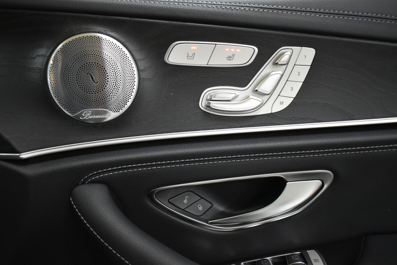 メルセデスベンツ Eクラス E300 AVG ｽﾎﾟｰﾂ ｴｸｽｸﾙｰｼﾌﾞ ﾚｰﾀﾞｰP 中期  258馬力 ﾊﾟﾉﾗﾏｻﾝﾙｰﾌ ﾌﾞﾙﾒｽﾀｰS 全席ﾋｰﾀｰ黒革 ﾃﾞｨｽﾄﾛ Lﾁｪﾝｼﾞ BSM AMGｴｱﾛ19AW ｷｰﾚｽGo ﾌｯﾄﾄﾗﾝｸ MEｺﾈｸﾄ 地ﾃﾞｼﾞ360ｶﾒﾗ 2年保証