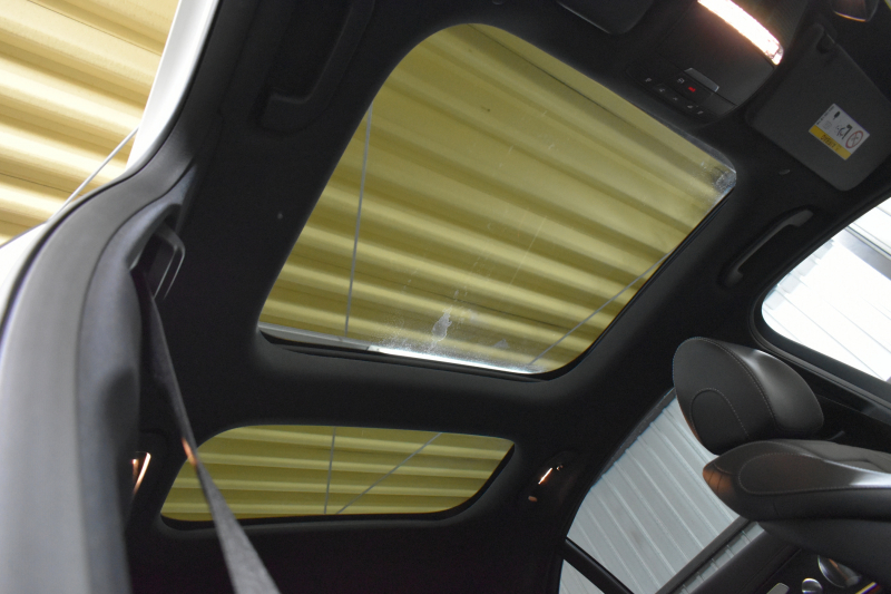 メルセデスベンツ Eクラス E300 AVG ｽﾎﾟｰﾂ ｴｸｽｸﾙｰｼﾌﾞ ﾚｰﾀﾞｰP 中期  258馬力 ﾊﾟﾉﾗﾏｻﾝﾙｰﾌ ﾌﾞﾙﾒｽﾀｰS 全席ﾋｰﾀｰ黒革 ﾃﾞｨｽﾄﾛ Lﾁｪﾝｼﾞ BSM AMGｴｱﾛ19AW ｷｰﾚｽGo ﾌｯﾄﾄﾗﾝｸ MEｺﾈｸﾄ 地ﾃﾞｼﾞ360ｶﾒﾗ 2年保証