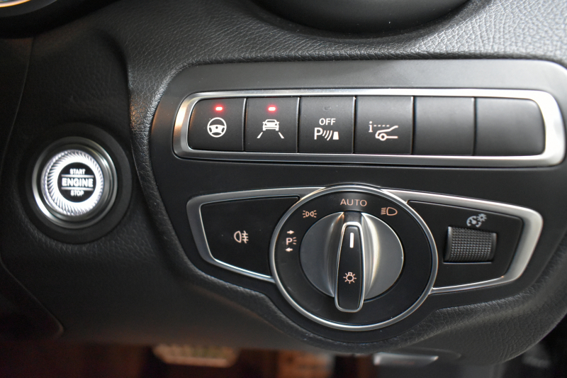 メルセデスベンツ Cクラス C220d ﾛｰﾚｳｽED ｽﾎﾟｰﾂﾌﾟﾗｽP ﾚｰﾀﾞｰｾｰﾌﾃｨP 後期 革 ﾍｯﾄﾞｱｯﾌﾟD 液晶ﾒｰﾀｰ ﾌｯﾄﾄﾗﾝｸ ﾜｲﾔﾚｽﾁｬｰｼﾞ ｴｱｻｽ AMGｴｱﾛ18AW ﾃﾞｨｽﾄﾛﾆｯｸ ﾌﾞﾗｲﾝﾄﾞｽﾎﾟｯﾄ ﾚｰﾝｷｰﾌﾟ ﾅﾋﾞTV ﾊﾞｯｸｶﾒﾗ ｷｰﾚｽｺﾞｰ 2年保証