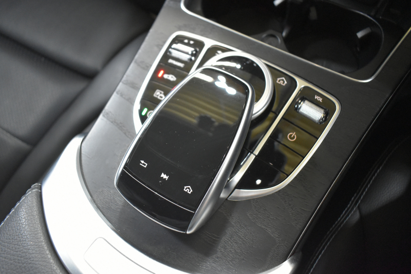 メルセデスベンツ Cクラス C220d ﾛｰﾚｳｽED ｽﾎﾟｰﾂﾌﾟﾗｽP ﾚｰﾀﾞｰｾｰﾌﾃｨP 後期 革 ﾍｯﾄﾞｱｯﾌﾟD 液晶ﾒｰﾀｰ ﾌｯﾄﾄﾗﾝｸ ﾜｲﾔﾚｽﾁｬｰｼﾞ ｴｱｻｽ AMGｴｱﾛ18AW ﾃﾞｨｽﾄﾛﾆｯｸ ﾌﾞﾗｲﾝﾄﾞｽﾎﾟｯﾄ ﾚｰﾝｷｰﾌﾟ ﾅﾋﾞTV ﾊﾞｯｸｶﾒﾗ ｷｰﾚｽｺﾞｰ 2年保証