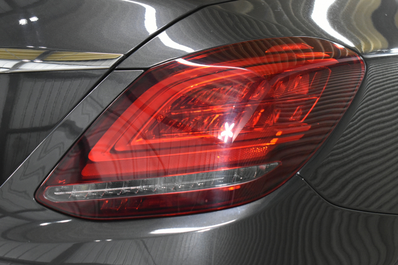 メルセデスベンツ Cクラス C220d ﾛｰﾚｳｽED ｽﾎﾟｰﾂﾌﾟﾗｽP ﾚｰﾀﾞｰｾｰﾌﾃｨP 後期 革 ﾍｯﾄﾞｱｯﾌﾟD 液晶ﾒｰﾀｰ ﾌｯﾄﾄﾗﾝｸ ﾜｲﾔﾚｽﾁｬｰｼﾞ ｴｱｻｽ AMGｴｱﾛ18AW ﾃﾞｨｽﾄﾛﾆｯｸ ﾌﾞﾗｲﾝﾄﾞｽﾎﾟｯﾄ ﾚｰﾝｷｰﾌﾟ ﾅﾋﾞTV ﾊﾞｯｸｶﾒﾗ ｷｰﾚｽｺﾞｰ 2年保証