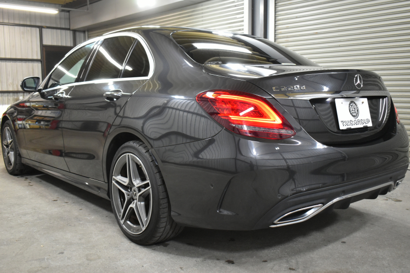 メルセデスベンツ Cクラス C220d ﾛｰﾚｳｽED ｽﾎﾟｰﾂﾌﾟﾗｽP ﾚｰﾀﾞｰｾｰﾌﾃｨP 後期 革 ﾍｯﾄﾞｱｯﾌﾟD 液晶ﾒｰﾀｰ ﾌｯﾄﾄﾗﾝｸ ﾜｲﾔﾚｽﾁｬｰｼﾞ ｴｱｻｽ AMGｴｱﾛ18AW ﾃﾞｨｽﾄﾛﾆｯｸ ﾌﾞﾗｲﾝﾄﾞｽﾎﾟｯﾄ ﾚｰﾝｷｰﾌﾟ ﾅﾋﾞTV ﾊﾞｯｸｶﾒﾗ ｷｰﾚｽｺﾞｰ 2年保証