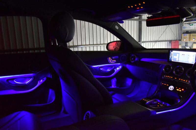 メルセデスベンツ Cクラス C220d ﾛｰﾚｳｽED ｽﾎﾟｰﾂﾌﾟﾗｽP ﾚｰﾀﾞｰｾｰﾌﾃｨP 後期 革 ﾍｯﾄﾞｱｯﾌﾟD 液晶ﾒｰﾀｰ ﾌｯﾄﾄﾗﾝｸ ﾜｲﾔﾚｽﾁｬｰｼﾞ ｴｱｻｽ AMGｴｱﾛ18AW ﾃﾞｨｽﾄﾛﾆｯｸ ﾌﾞﾗｲﾝﾄﾞｽﾎﾟｯﾄ ﾚｰﾝｷｰﾌﾟ ﾅﾋﾞTV ﾊﾞｯｸｶﾒﾗ ｷｰﾚｽｺﾞｰ 2年保証