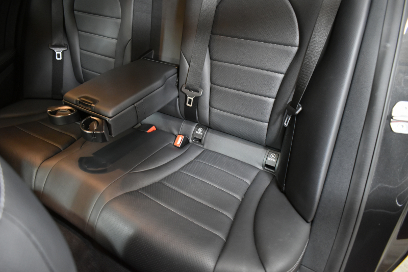 メルセデスベンツ Cクラス C220d ﾛｰﾚｳｽED ｽﾎﾟｰﾂﾌﾟﾗｽP ﾚｰﾀﾞｰｾｰﾌﾃｨP 後期 革 ﾍｯﾄﾞｱｯﾌﾟD 液晶ﾒｰﾀｰ ﾌｯﾄﾄﾗﾝｸ ﾜｲﾔﾚｽﾁｬｰｼﾞ ｴｱｻｽ AMGｴｱﾛ18AW ﾃﾞｨｽﾄﾛﾆｯｸ ﾌﾞﾗｲﾝﾄﾞｽﾎﾟｯﾄ ﾚｰﾝｷｰﾌﾟ ﾅﾋﾞTV ﾊﾞｯｸｶﾒﾗ ｷｰﾚｽｺﾞｰ 2年保証