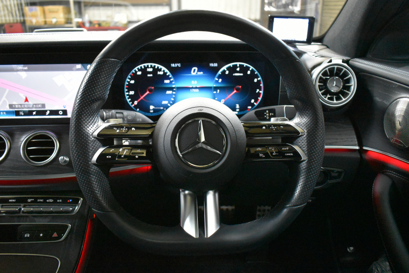 メルセデスベンツ Eクラス E300WG ｽﾎﾟｰﾂ ｴｸｽｸﾙｰｼﾌﾞ ﾚｰﾀﾞｰSP 後期型 258馬力 1ｵｰﾅｰ ﾊﾟﾉﾗﾏｻﾝﾙｰﾌ ﾌﾞﾙﾒｽﾀｰS MEｺﾈ 全席ﾋｰﾀｰ黒革 ﾃﾞｨｽﾄﾛ Lﾁｪﾝｼﾞ BSM AMGｴｱﾛ19AW ｷｰGO HUD MBUX ﾅﾋﾞ地ﾃﾞｼﾞ360ｶﾒ 2年保証