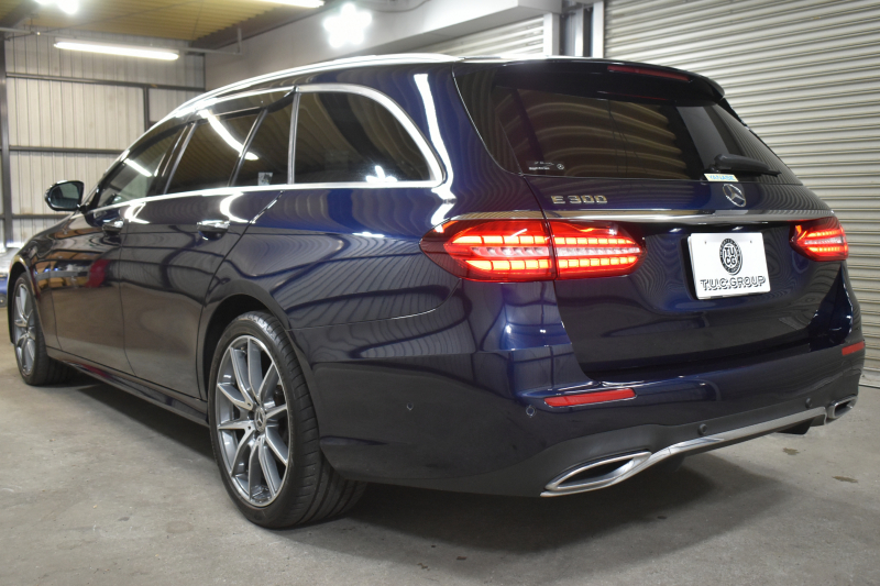 メルセデスベンツ Eクラス E300WG ｽﾎﾟｰﾂ ｴｸｽｸﾙｰｼﾌﾞ ﾚｰﾀﾞｰSP 後期型 258馬力 1ｵｰﾅｰ ﾊﾟﾉﾗﾏｻﾝﾙｰﾌ ﾌﾞﾙﾒｽﾀｰS MEｺﾈ 全席ﾋｰﾀｰ黒革 ﾃﾞｨｽﾄﾛ Lﾁｪﾝｼﾞ BSM AMGｴｱﾛ19AW ｷｰGO HUD MBUX ﾅﾋﾞ地ﾃﾞｼﾞ360ｶﾒ 2年保証