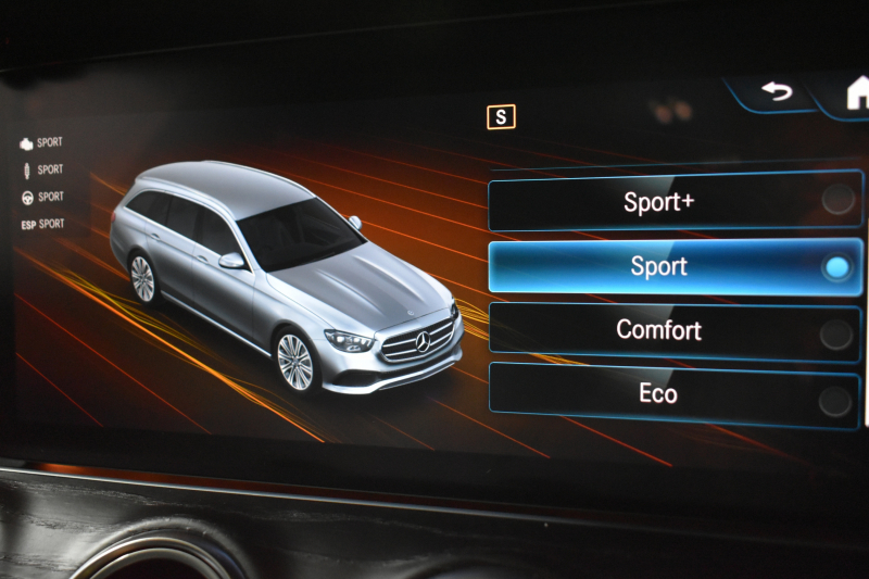 メルセデスベンツ Eクラス E300WG ｽﾎﾟｰﾂ ｴｸｽｸﾙｰｼﾌﾞ ﾚｰﾀﾞｰSP 後期型 258馬力 1ｵｰﾅｰ ﾊﾟﾉﾗﾏｻﾝﾙｰﾌ ﾌﾞﾙﾒｽﾀｰS MEｺﾈ 全席ﾋｰﾀｰ黒革 ﾃﾞｨｽﾄﾛ Lﾁｪﾝｼﾞ BSM AMGｴｱﾛ19AW ｷｰGO HUD MBUX ﾅﾋﾞ地ﾃﾞｼﾞ360ｶﾒ 2年保証