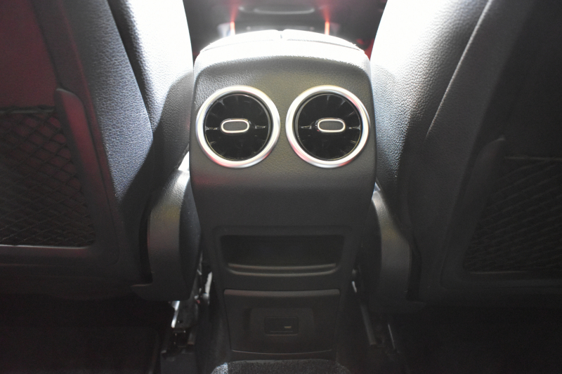 メルセデスベンツ GLB GLB200d 4ﾏﾁｯｸ AMGﾗｲﾝ AMGﾚｻﾞｰｴｸｽｸﾙｰｼﾌﾞP ﾅﾋﾞｹﾞｰｼｮﾝP ﾚｰﾀﾞｰｾｰﾌﾃｨP 1ｵｰﾅｰ ﾊﾟﾉﾗﾏｻﾝﾙｰﾌ 革 AMGｴｱﾛ19AW MBUXﾅﾋﾞTV ﾃﾞｨｽﾄﾛ ﾌﾞﾗｲﾝﾄﾞS 360ｶﾒﾗ ﾜｲﾔﾚｽﾁｬｰｼﾞ ﾌｯﾄｹﾞｰﾄ ｷｰﾚｽｺﾞｰ 2年保証