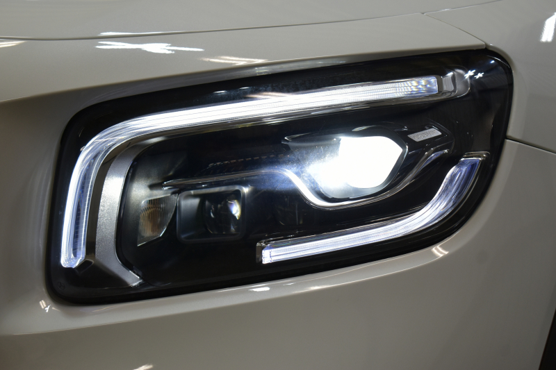 メルセデスベンツ GLB GLB200d 4ﾏﾁｯｸ AMGﾗｲﾝ AMGﾚｻﾞｰｴｸｽｸﾙｰｼﾌﾞP ﾅﾋﾞｹﾞｰｼｮﾝP ﾚｰﾀﾞｰｾｰﾌﾃｨP 1ｵｰﾅｰ ﾊﾟﾉﾗﾏｻﾝﾙｰﾌ 革 AMGｴｱﾛ19AW MBUXﾅﾋﾞTV ﾃﾞｨｽﾄﾛ ﾌﾞﾗｲﾝﾄﾞS 360ｶﾒﾗ ﾜｲﾔﾚｽﾁｬｰｼﾞ ﾌｯﾄｹﾞｰﾄ ｷｰﾚｽｺﾞｰ 2年保証