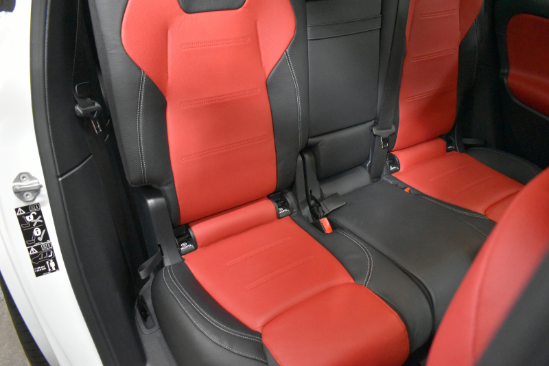 メルセデスベンツ GLB GLB200d 4ﾏﾁｯｸ AMGﾗｲﾝ AMGﾚｻﾞｰｴｸｽｸﾙｰｼﾌﾞP ﾅﾋﾞｹﾞｰｼｮﾝP ﾚｰﾀﾞｰｾｰﾌﾃｨP 1ｵｰﾅｰ ﾊﾟﾉﾗﾏｻﾝﾙｰﾌ 革 AMGｴｱﾛ19AW MBUXﾅﾋﾞTV ﾃﾞｨｽﾄﾛ ﾌﾞﾗｲﾝﾄﾞS 360ｶﾒﾗ ﾜｲﾔﾚｽﾁｬｰｼﾞ ﾌｯﾄｹﾞｰﾄ ｷｰﾚｽｺﾞｰ 2年保証