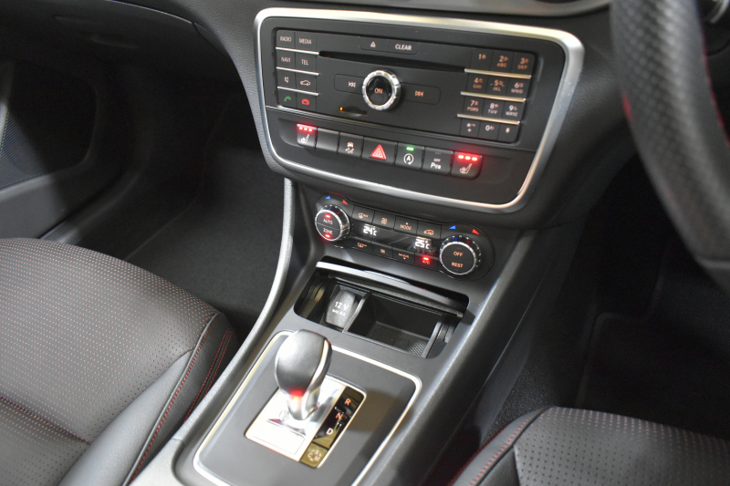 AMG CLAクラス CLA45 4ﾏﾁｯｸ ﾚｰﾀﾞｰｾｰﾌﾃｨP 高出力ｴﾝｼﾞﾝ360馬力 ﾊﾟﾉﾗﾏｻﾝﾙｰﾌ ﾋｰﾀｰ黒革 ﾃﾞｨｽﾄﾛﾆｯｸﾌﾟﾗｽ ﾌﾞﾗｲﾝﾄﾞｽﾎﾟｯﾄ AMGｴｱﾛ18AW ｷｰﾚｽGO 地ﾃﾞｼﾞ ﾊﾞｯｸｶﾒﾗ ﾊﾟｰｸﾄﾛﾆｯｸ 2年保証