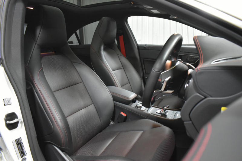 AMG CLAクラス CLA45 4ﾏﾁｯｸ ﾚｰﾀﾞｰｾｰﾌﾃｨP 高出力ｴﾝｼﾞﾝ360馬力 ﾊﾟﾉﾗﾏｻﾝﾙｰﾌ ﾋｰﾀｰ黒革 ﾃﾞｨｽﾄﾛﾆｯｸﾌﾟﾗｽ ﾌﾞﾗｲﾝﾄﾞｽﾎﾟｯﾄ AMGｴｱﾛ18AW ｷｰﾚｽGO 地ﾃﾞｼﾞ ﾊﾞｯｸｶﾒﾗ ﾊﾟｰｸﾄﾛﾆｯｸ 2年保証