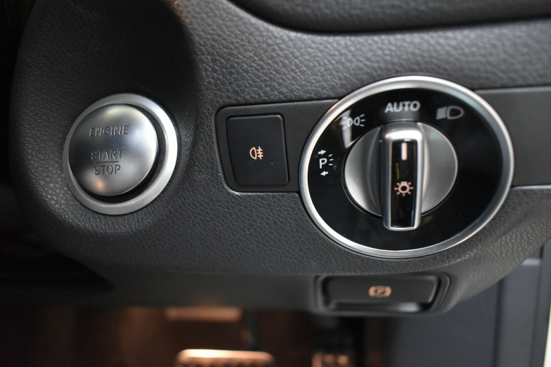 AMG CLAクラス CLA45 4ﾏﾁｯｸ ﾚｰﾀﾞｰｾｰﾌﾃｨP 高出力ｴﾝｼﾞﾝ360馬力 ﾊﾟﾉﾗﾏｻﾝﾙｰﾌ ﾋｰﾀｰ黒革 ﾃﾞｨｽﾄﾛﾆｯｸﾌﾟﾗｽ ﾌﾞﾗｲﾝﾄﾞｽﾎﾟｯﾄ AMGｴｱﾛ18AW ｷｰﾚｽGO 地ﾃﾞｼﾞ ﾊﾞｯｸｶﾒﾗ ﾊﾟｰｸﾄﾛﾆｯｸ 2年保証