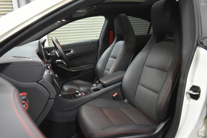 AMG CLAクラス CLA45 4ﾏﾁｯｸ ﾚｰﾀﾞｰｾｰﾌﾃｨP 高出力ｴﾝｼﾞﾝ360馬力 ﾊﾟﾉﾗﾏｻﾝﾙｰﾌ ﾋｰﾀｰ黒革 ﾃﾞｨｽﾄﾛﾆｯｸﾌﾟﾗｽ ﾌﾞﾗｲﾝﾄﾞｽﾎﾟｯﾄ AMGｴｱﾛ18AW ｷｰﾚｽGO 地ﾃﾞｼﾞ ﾊﾞｯｸｶﾒﾗ ﾊﾟｰｸﾄﾛﾆｯｸ 2年保証