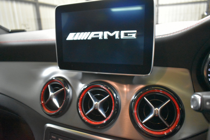 AMG CLAクラス CLA45 4ﾏﾁｯｸ ﾚｰﾀﾞｰｾｰﾌﾃｨP 高出力ｴﾝｼﾞﾝ360馬力 ﾊﾟﾉﾗﾏｻﾝﾙｰﾌ ﾋｰﾀｰ黒革 ﾃﾞｨｽﾄﾛﾆｯｸﾌﾟﾗｽ ﾌﾞﾗｲﾝﾄﾞｽﾎﾟｯﾄ AMGｴｱﾛ18AW ｷｰﾚｽGO 地ﾃﾞｼﾞ ﾊﾞｯｸｶﾒﾗ ﾊﾟｰｸﾄﾛﾆｯｸ 2年保証