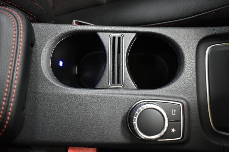 AMG CLAクラス CLA45 4ﾏﾁｯｸ ﾚｰﾀﾞｰｾｰﾌﾃｨP 高出力ｴﾝｼﾞﾝ360馬力 ﾊﾟﾉﾗﾏｻﾝﾙｰﾌ ﾋｰﾀｰ黒革 ﾃﾞｨｽﾄﾛﾆｯｸﾌﾟﾗｽ ﾌﾞﾗｲﾝﾄﾞｽﾎﾟｯﾄ AMGｴｱﾛ18AW ｷｰﾚｽGO 地ﾃﾞｼﾞ ﾊﾞｯｸｶﾒﾗ ﾊﾟｰｸﾄﾛﾆｯｸ 2年保証