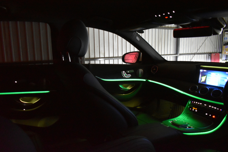 メルセデスベンツ Eクラス E200 ｽﾎﾟｰﾂ BSG搭載 ｴｸｽｸﾙｰｼﾌﾞP AMGﾗｲﾝｲﾝﾃﾘｱP ﾚｰﾀﾞｰｾｰﾌﾃｨP 後期型 革 ﾌﾞﾙﾒｽﾀｰ HUD ｴｱﾊﾞﾗﾝｽP ﾊﾟﾜｰﾄﾗﾝｸ AMGｴｱﾛ19AW MBUXARﾅﾋﾞTV 360ｶﾒﾗ ﾜｲﾔﾚｽﾁｬｰｼﾞ ﾃﾞｨｽﾄﾛ ﾌﾞﾗｲﾝﾄﾞS ﾚｰﾝｷｰﾌﾟ 2年保証